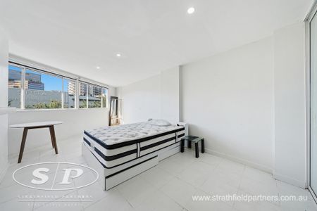 Self Contained 1 Bedroom Unit - Photo 3