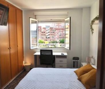 Carrer de Vicente la Roda, Valencia, Valencian Community 46011 - Photo 4