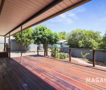 Perfect Family Home - Photo 3