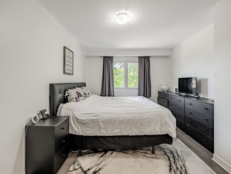 For Lease - 2445 Homelands Drive Unit# 4, Mississauga, Ontario - Photo 2