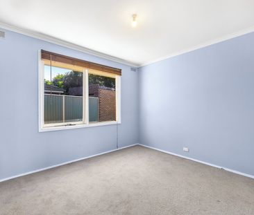 This well-presented 3-bedroom home is ideally located in the heart ... - Photo 3