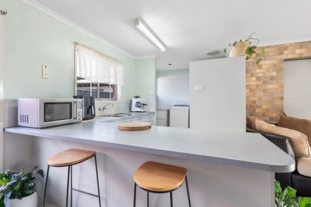 2 Bedroom unit in the Heart of Marcoola - Photo 5