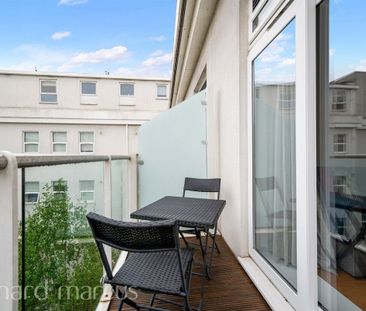 Bromyard Avenue, LONDON - Photo 3