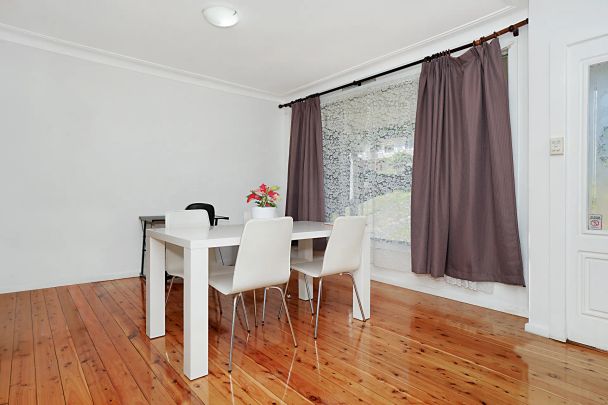 Three Bedroom Family Home - Photo 1