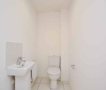 3 bedroom semi-detached house to rent - Photo 6