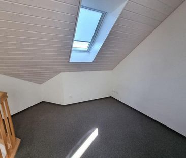 Top moderne Dachwohnung mit Galeriezimmer - Im Herzen von Flawil - Photo 4