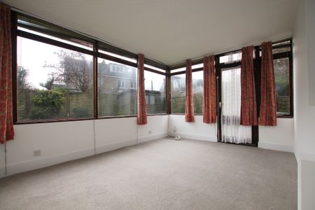 Kirkstall Gardens, Bishopbriggs, East Dunbartonshire - Photo 3