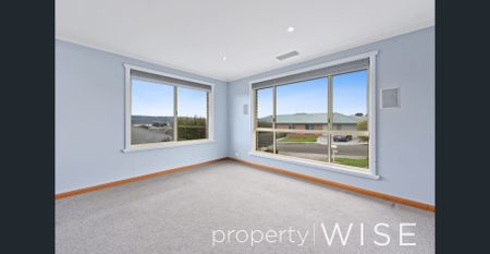 Fabulous Family Entertainer - Photo 3