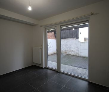 Instapklaar appartement van ca. 65 m² met 2 slaapkamers en grote koer gelegen op het gelijkvloers in een kleinschalig gebouw. - Foto 6