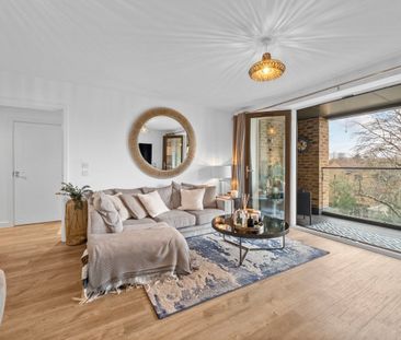 Spitfire Chase, Walton-on-Thames, KT12 - Photo 3