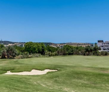 2 bedroom luxury Apartment for rent in Estepona, Andalusia - Photo 5