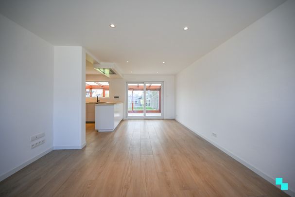 Instapklare eengezinswoning in een rustige buurt in Oostrozebeke! - Photo 1