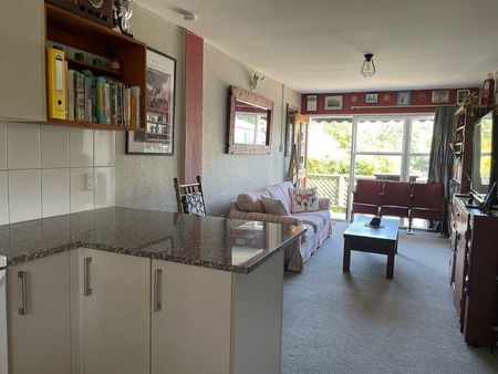 A Place to Call Home - Sunny, & Perfecly Located - Photo 3