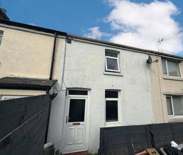 2 bedroom terraced house to rent - Photo 1