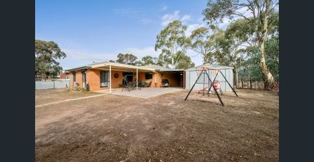 Charming and Spacious - Photo 5