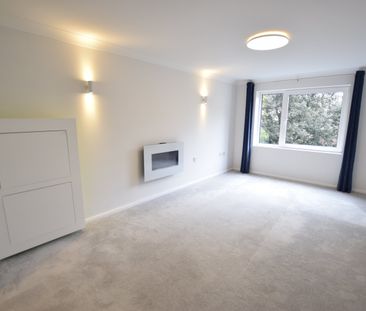 1 bed flat to rent in Madeira Road, Bournemouth, BH1 - Photo 2