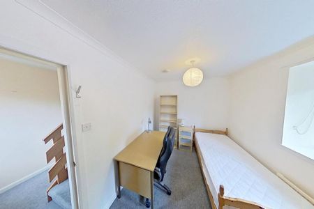 3 bedroom flat to rent - Photo 3