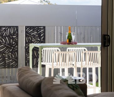 Bright Modern Home with AC & Media Room - Photo 2