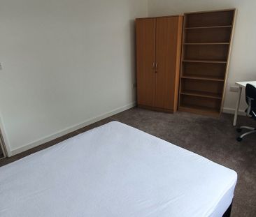 F7, 1 West Luton Place, Adamsdown, Cardiff, CF24 0EW - Photo 3