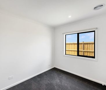 27 Harshaw Road, Thornhill Park, Vic 3335 - Photo 6