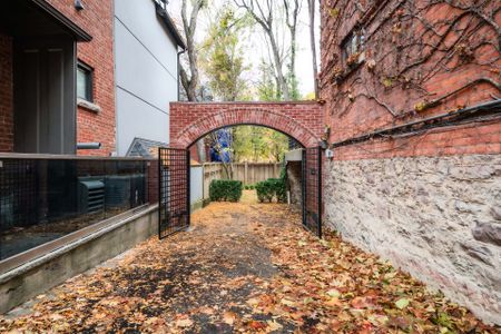 For Lease - 104 Park Road, Toronto, Ontario - Photo 2