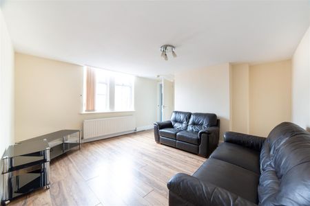 4 bed flat to rent in Stanmore Road, Heaton, NE6 - Photo 4