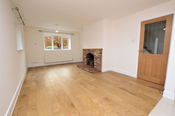 Hindolveston - Photo 1