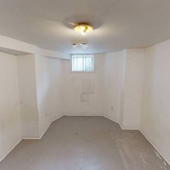 BATHURST ST & QUEEN ST W - ONE BEDROOM (ID#221B1) - Photo 1