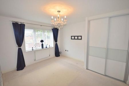 4 Bedroom Terraced Available Arranging tenancy - Photo 5