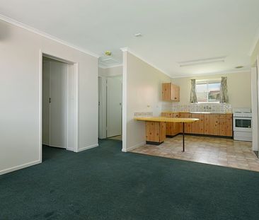 2/5 Kingsford Smith Dr Wilsonton - Photo 3