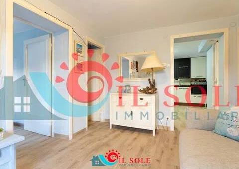 Trilocale via Degli Allori, 44, Tirrenia, Pisa