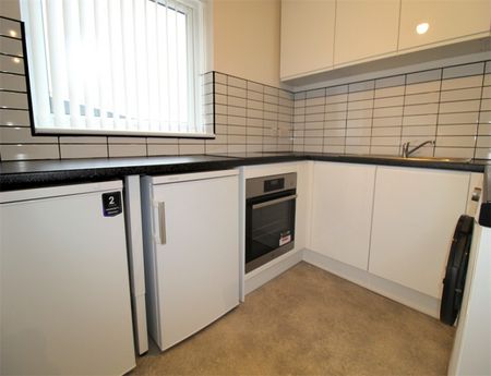 1 Bedroom Apartment To Let - Photo 4