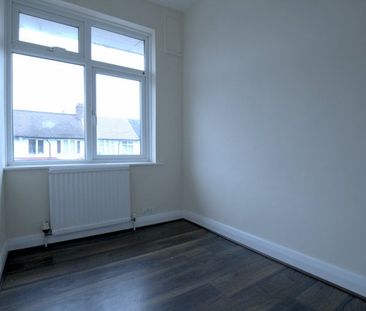 4 Bed Semi-Detached House, Foxley Road, CR7 - Photo 2