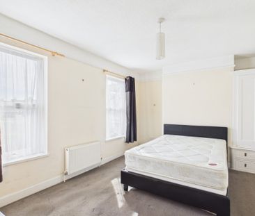Room 1, 23 Marle Hill Road, Cheltenham - Photo 2