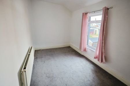 3 bedroom House To Let - Photo 4