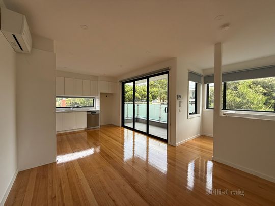 1/79 Summerhill Road, Reservoir VIC 3073 - Townhouse For Rent | Domain - Photo 1