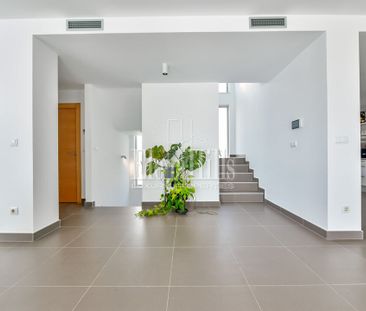 Stunning Luxury Villa for Rent - Photo 4