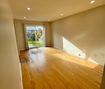 For Lease - 1834 Duclos Avenue, Orleans - Convent Glen and Area, On... - Photo 1