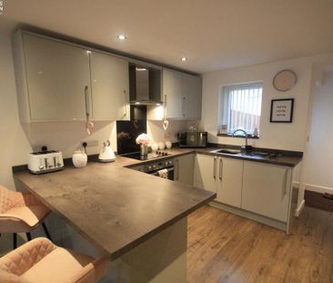 2 bedroom semi-detached house to rent - Photo 4