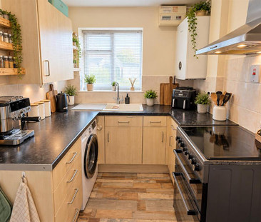 3 bedroom semi-detached house to rent - Photo 4