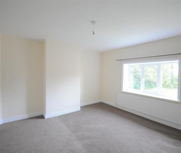 4 bedroom detached house to rent - Photo 5