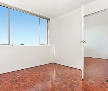 Fantastic Harbour Views - One Bedroom - Security Building - Security Parking - Photo 3