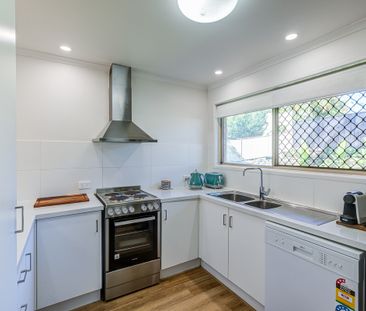 Newly Renovated 2 Bedroom Duplex Located in Studio Village - Photo 4