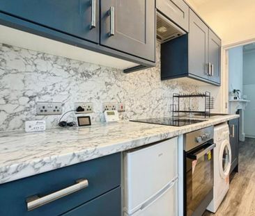 Well-presented one-bedroom apartment in the heart of Montpelier, of... - Photo 4