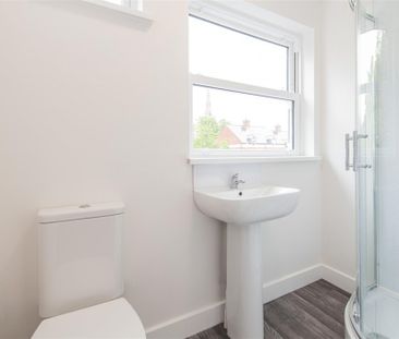 1 bed Room To Let - Photo 3