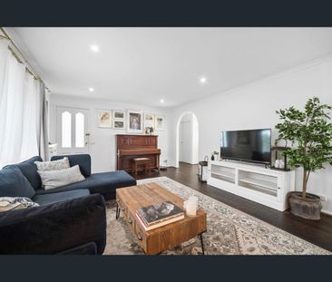 Beautiful 3 Bedroom Home in Prime Location Carrum Downs - Photo 1