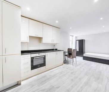 Studio to rent - Photo 1