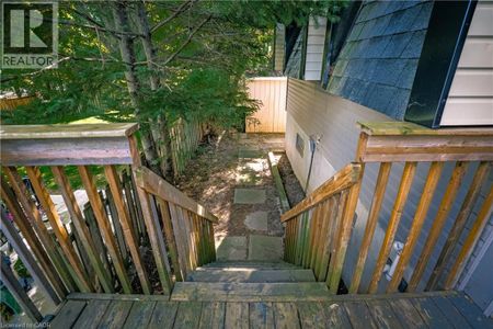 5 NATHANIEL Crescent, Kitchener, Ontario, N2P1L3 - Photo 2