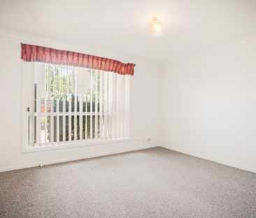 Modern & Comfortable 3-Bedroom Townhouse in Green Valley! - Photo 1