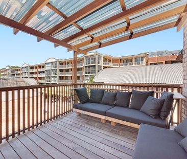 Expansive 249 sqm Three Bedroom Residence - Offered Unfurnished - Photo 5